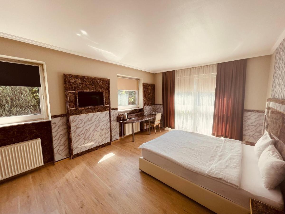 Fergana Uebersee Hotel ブレーマーハーフェン エクステリア 写真