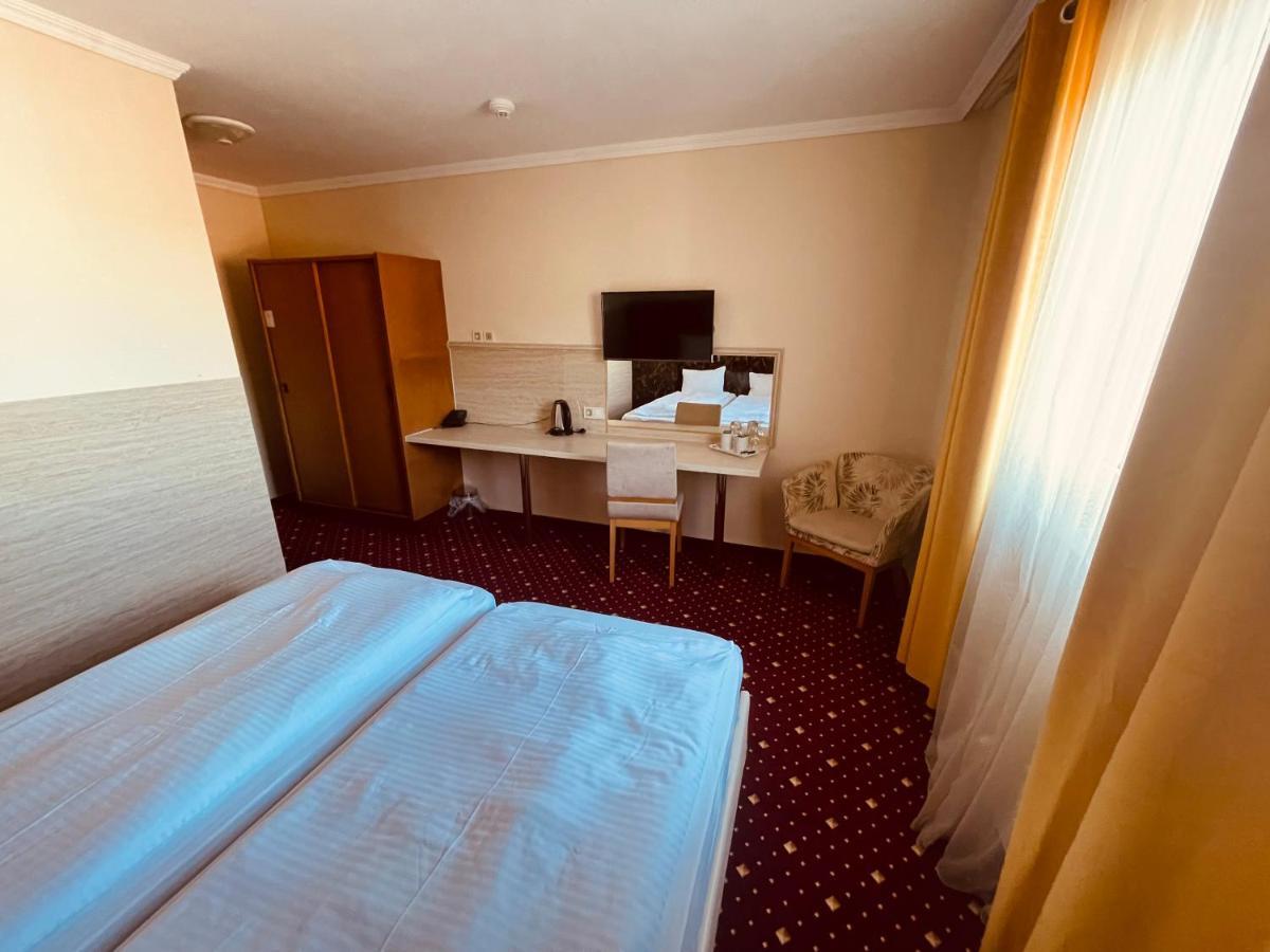 Fergana Uebersee Hotel ブレーマーハーフェン エクステリア 写真